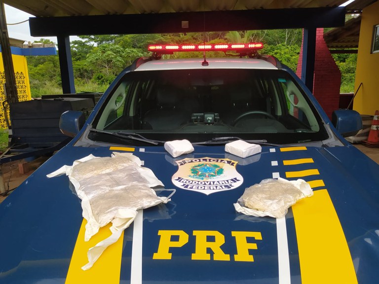 PRF apreende mais de 18 kg de drogas ilícitas em menos de 24 horas