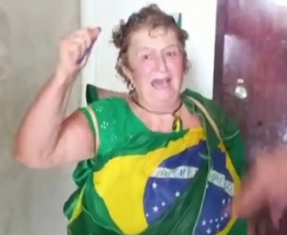 Bolsonarista filmada em atos terroristas é presa em nova operação da Polícia Federal
