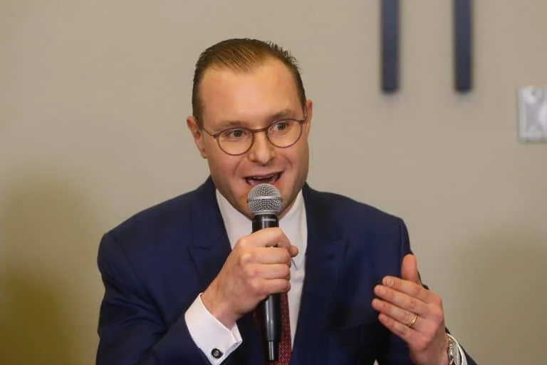 Americanas contrata Cristiano Zanin, advogado de Lula para "salvar" empresa
