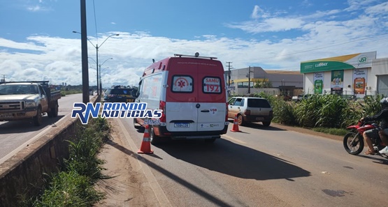 Mulher fica ferida em grave acidente envolvendo moto e bicicleta 