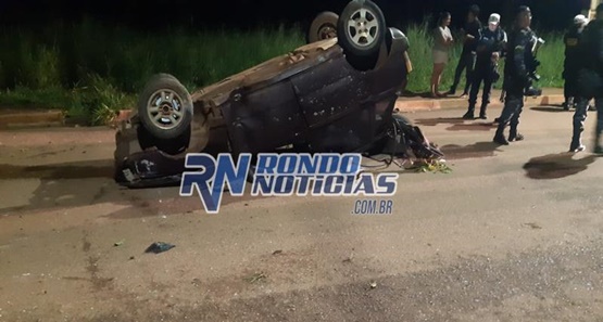 Motorista embriagado perde controle do carro, derruba árvore e acaba preso