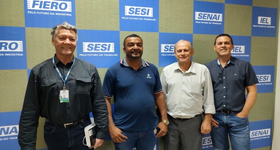 Empresário que vai montar fábrica de jeans é recebido por Diretor da Fiero
