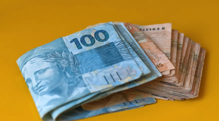 Desafio no TikTok incentiva a economizar dinheiro; entenda como (e se) funciona
