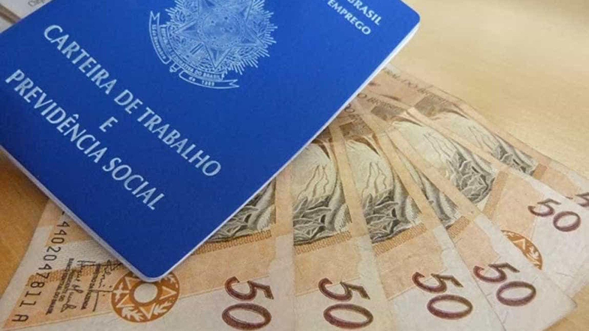 Salário mínimo  dos atuais R$ 1.302 irá a R$ 1.320 a partir de 1º de maio
