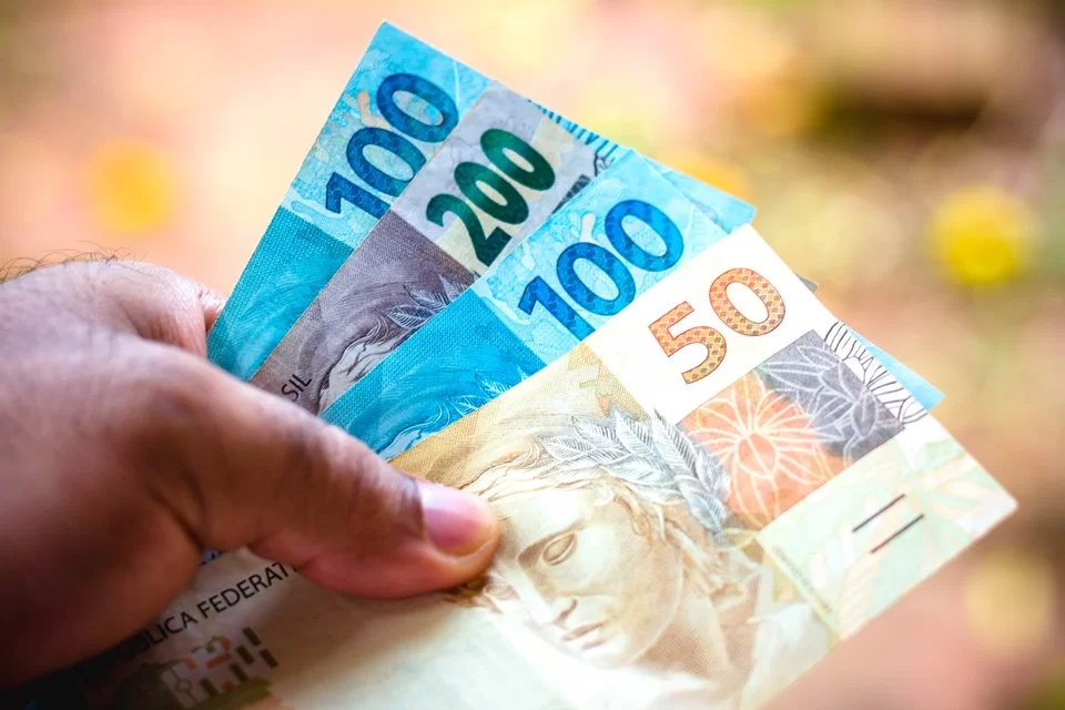 Arrecadação federal atinge R$ 251 bilhões em janeiro, maior valor para o mês em 29 anos
