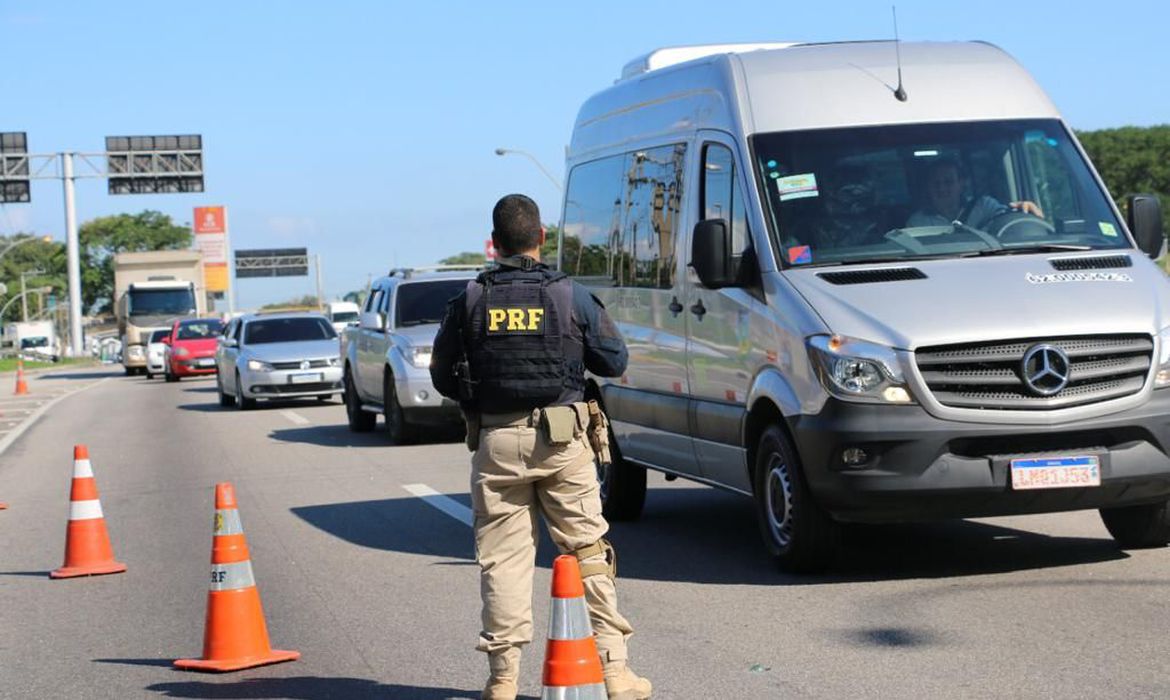 Feriado de carnaval registrou 73 mortes nas rodovias federais, diz PRF
