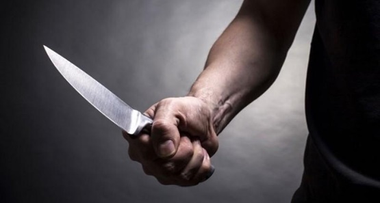Marido dá facada na esposa durante bebedeira em Distrito da Capital