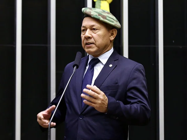 Deputado de RO quer derrubar decisão do STF sobre apreensão de CNH de devedores
