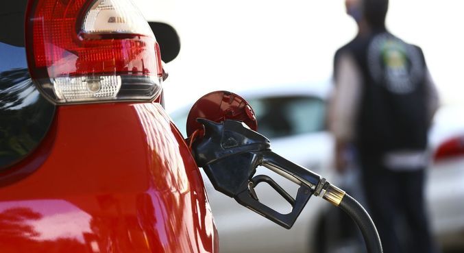 
Petrobras reduz a partir de amanhã o preço do litro da gasolina para as distribuidoras