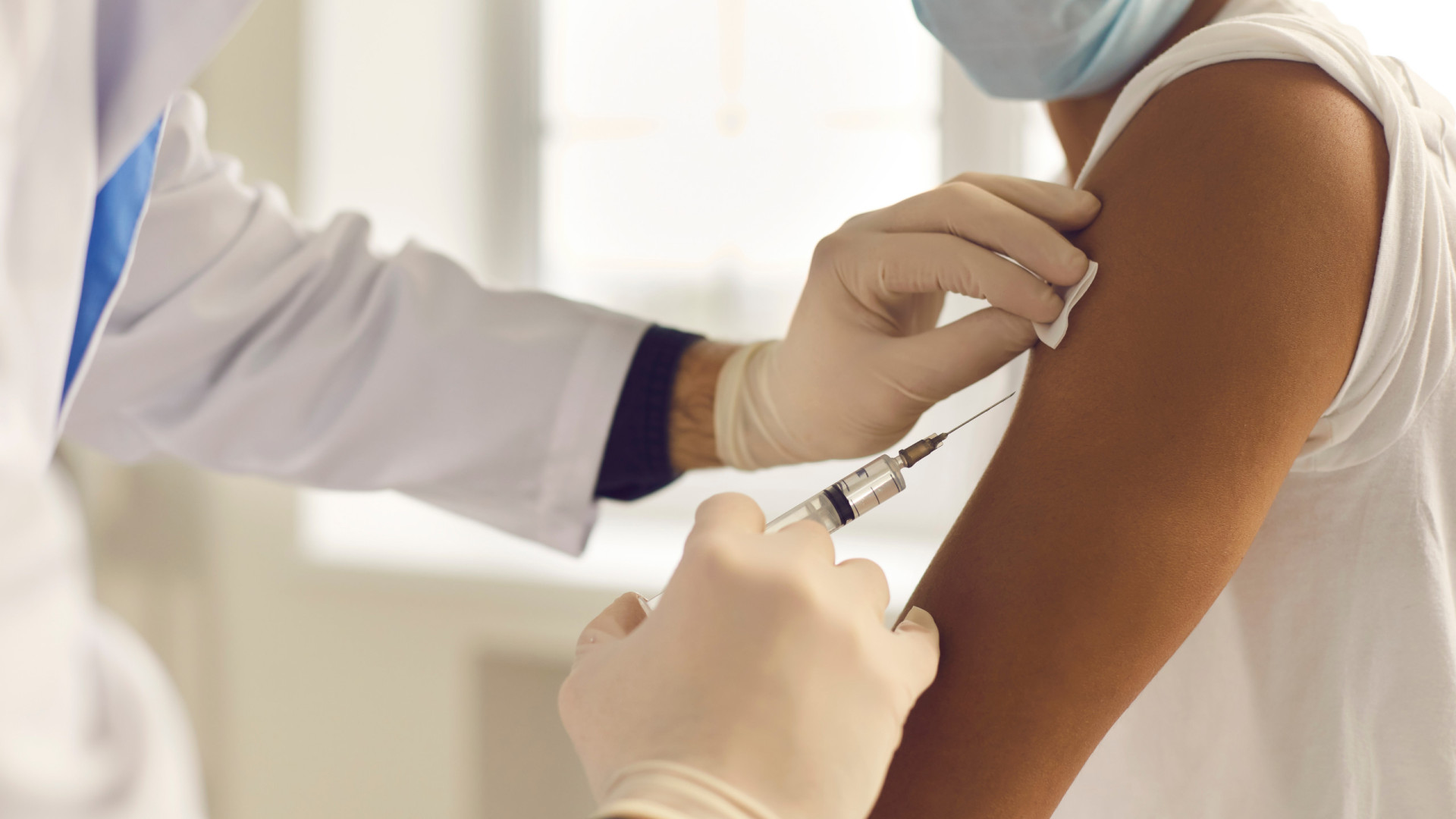 Brasil aplica mais de 1 milhão de doses da vacina bivalente na primeira semana
