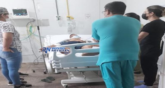 Homem é esfaqueado e espancado por criminoso enquanto dormia 