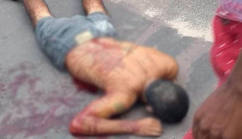Homem sofre tentativa de homicídio a faca enquanto dormia em calçada