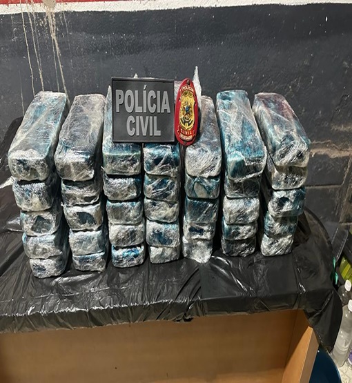 Polícia Civil monta campana e prende trio em flagrante com 40 quilos de cocaína 