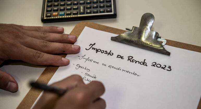 Entrega da declaração do IR 2023 começa nesta quarta (15), às 9h
