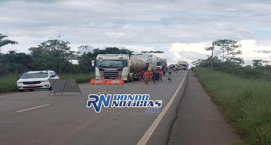 Cratera interdita BR-364 em direção a Extrema nos dois sentidos, diz PRF
