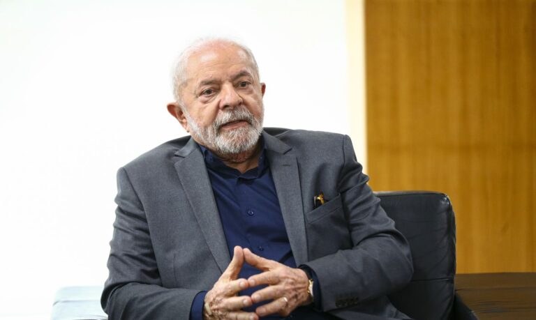 Com Lula, geração de empregos despenca no Brasil e resultado é pior que na época da pandemia
