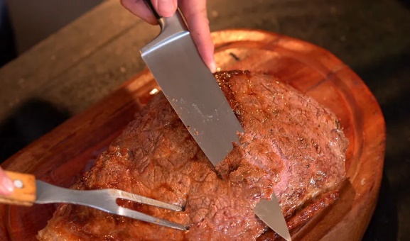Consumo de carne bovina no Brasil cai ao menor nível em 18 anos, diz Itaú
