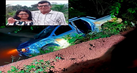 Casal morre após carro capotar na zona rural; quatro pessoas ficam feridas
