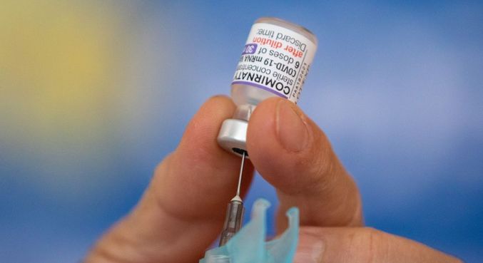 
Reforço da vacina contra Covid-19 só para grupo de risco é acerto, dizem médicos
