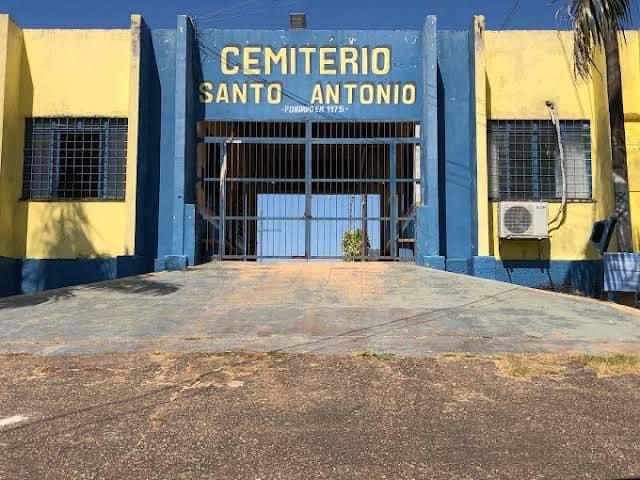 Cemitério de Santo Antônio em Porto Velho pede socorro - Por Victoria Bacon 