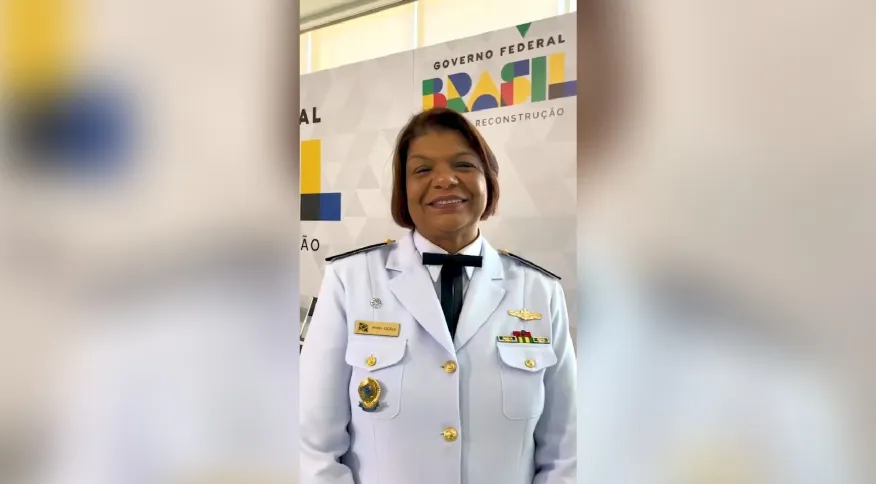 Médica da Marinha é primeira mulher negra promovida a oficial-general