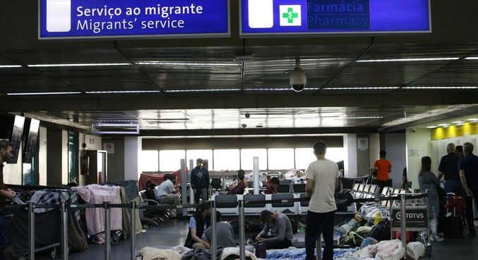 Número de passageiros afetados por cancelamentos de voos supera nível pré-pandemia
