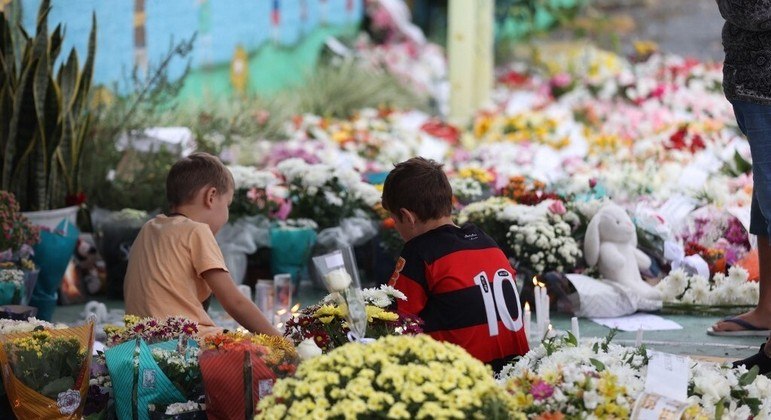 
Levantamento feito por Instituto aponta 93 vítimas de ataques com armas em escolas