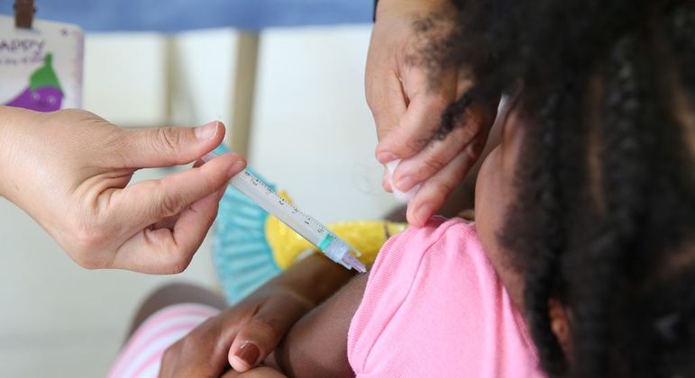Vacina da gripe começa a ser aplicada hoje no SUS em todo o país
