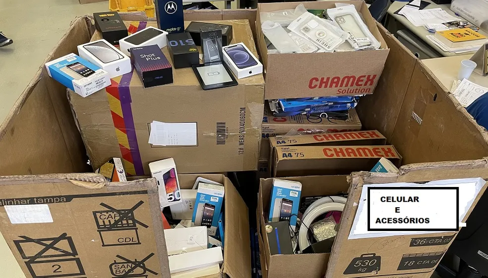Correios irão leiloar mais de 50 mil itens entre celulares e notebooks; saiba mais