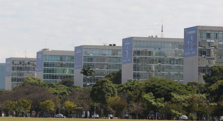 Governo autoriza concurso público com 814 vagas com salário de R$ 11 mil