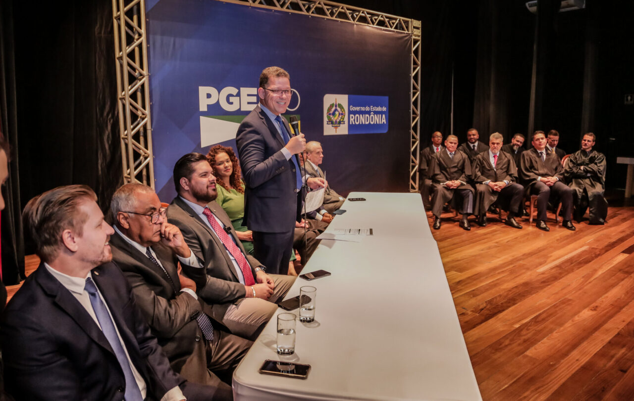 Procuradores da PGE tomam posse e fazem compromisso em defesa do Estado
