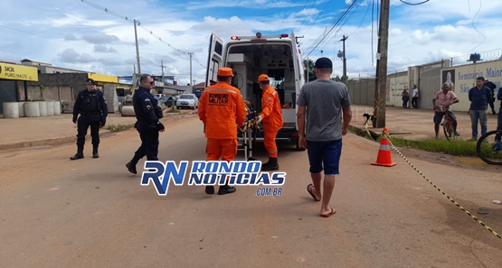 Acidente entre carros e motocicleta, deixa vítimas com fraturas nas pernas