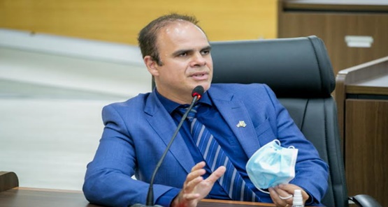 Alan Queiroz indica Poder Executivo e  SESAU sobre carga horária estabelecida em Lei 