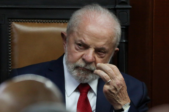 FMI reduz projeção de crescimento e primeiro ano de Lula deve ser pior que o de Bolsonaro