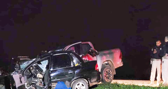Acidente entre Hilux e Corsa na BR-364 deixa duas vítimas fatais
