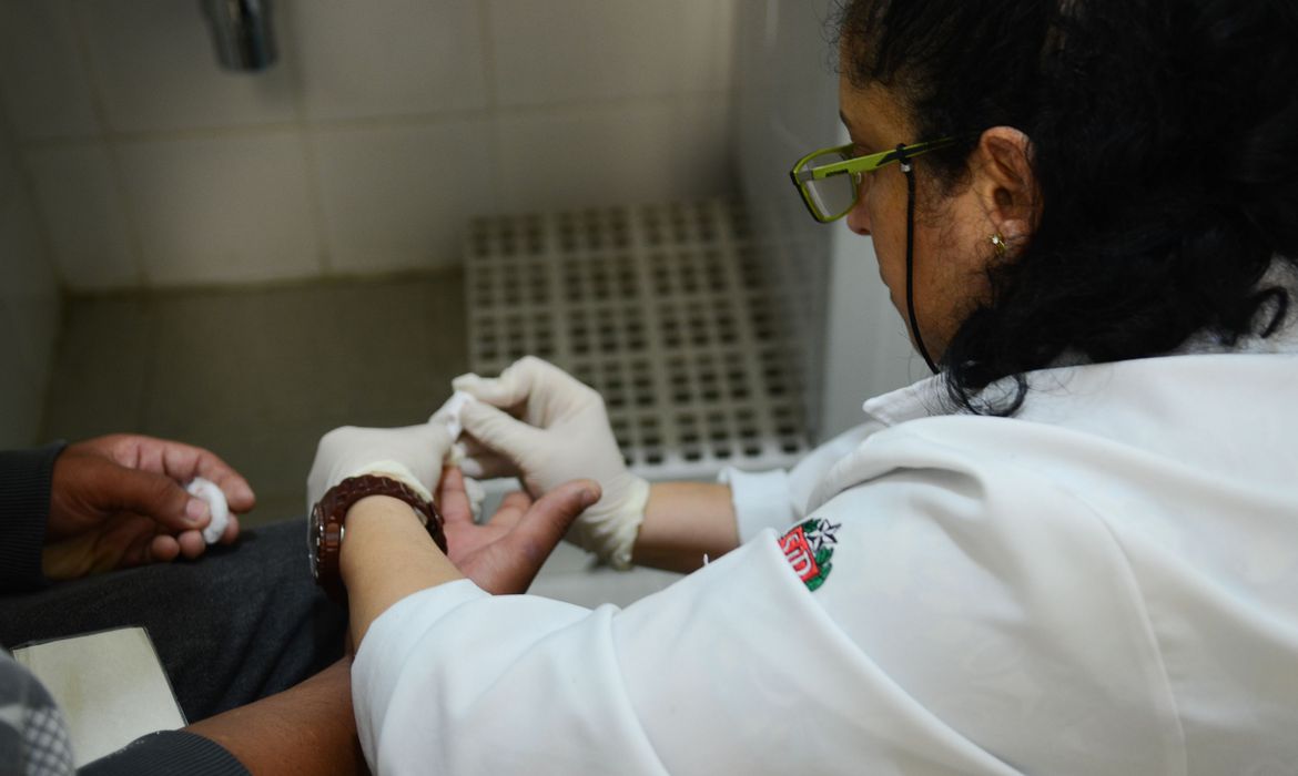 Sífilis congênita matou mais de 2,4 mil bebês em sete anos, segundo Fiocruz
