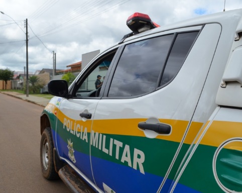 Adolescente é esfaqueado em frente a escola ao tentar separar briga 