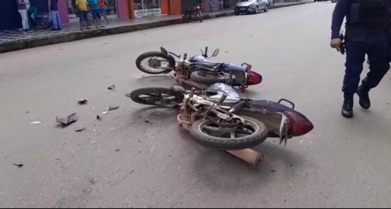 Acidente entre motos deixa condutores feridos na zona Sul de Porto Velho 