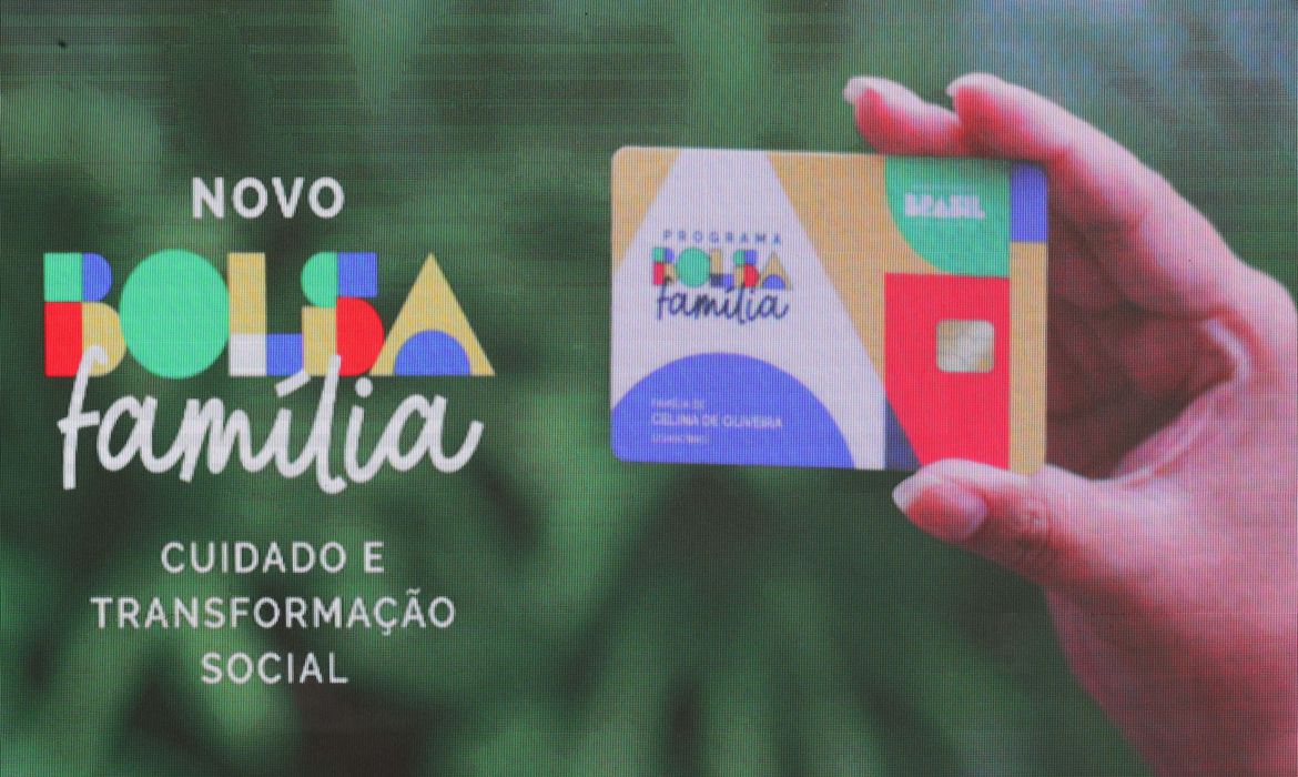 Beneficiários com NIS de final 8 recebem nesta quarta novo Bolsa Família

