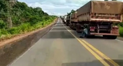 Trechos da BR-364 têm restrição de tráfego até o feriado do Dia do Trabalhador em RO
