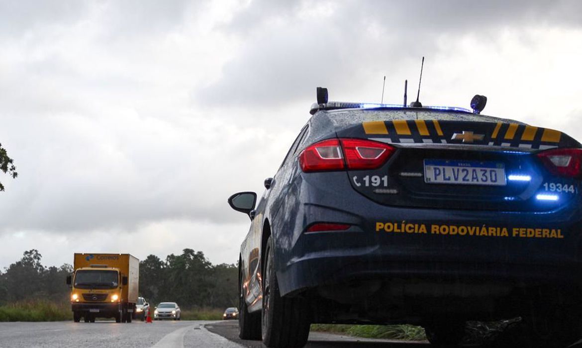 Acidentes em rodovias federais matam 56 pessoas no feriado prolongado
