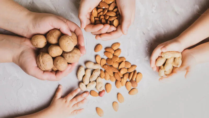Especialista recomenda quatro alimentos que ajudam a dormir (e emagrecer)
