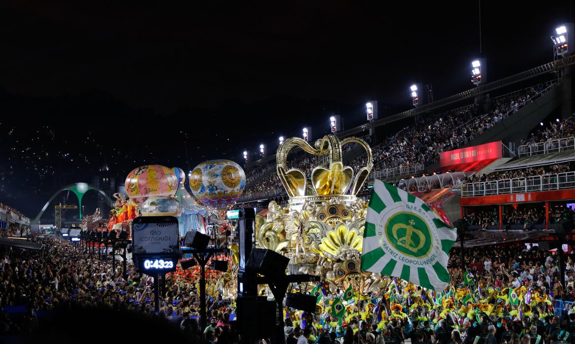 Sanciona lei que reconhece escolas de samba como manifestação cultural
