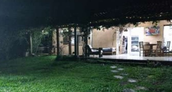 Bando com arma caseira ataca residência e aterroriza família 