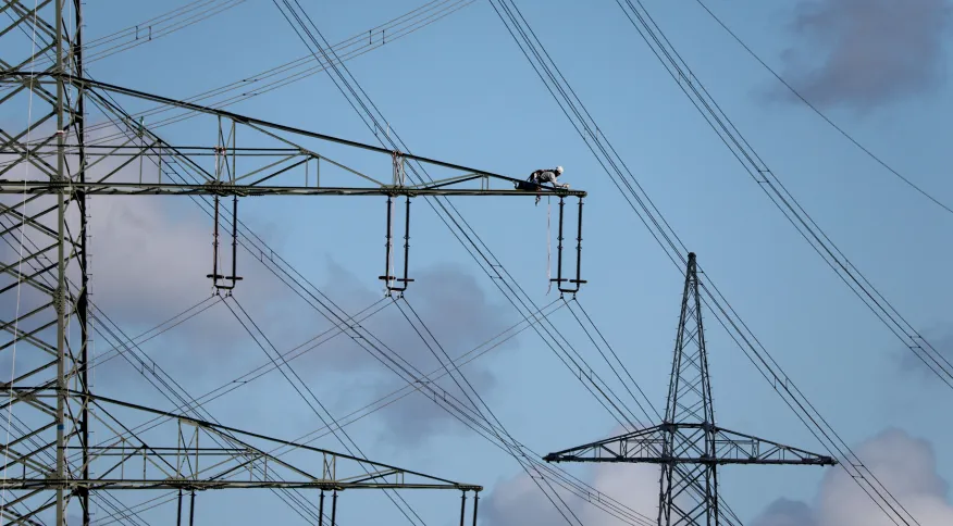 Governo brasileiro revela que estuda retomar compra de energia elétrica da Venezuela
