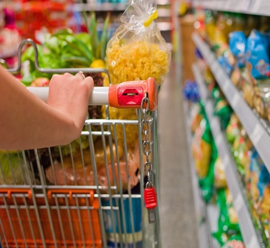 Cesta básica teve  aumento de R$ 25 e salário mínimo foi de apenas R$ 18