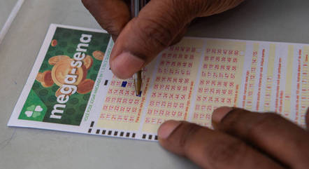 Mega-Sena pode pagar prêmio de R$ 10 milhões no sorteio desta quarta-feira
