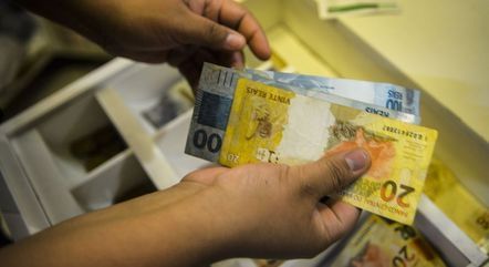 Promessa eleitoral e anunciado pelo governo, 'Desenrola' não sai do papel
