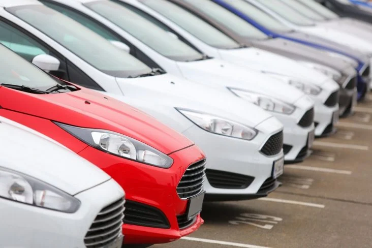 Governo anuncia programa para barateamento de carros com desconto de R$ 2 mil até R$ 8 mil