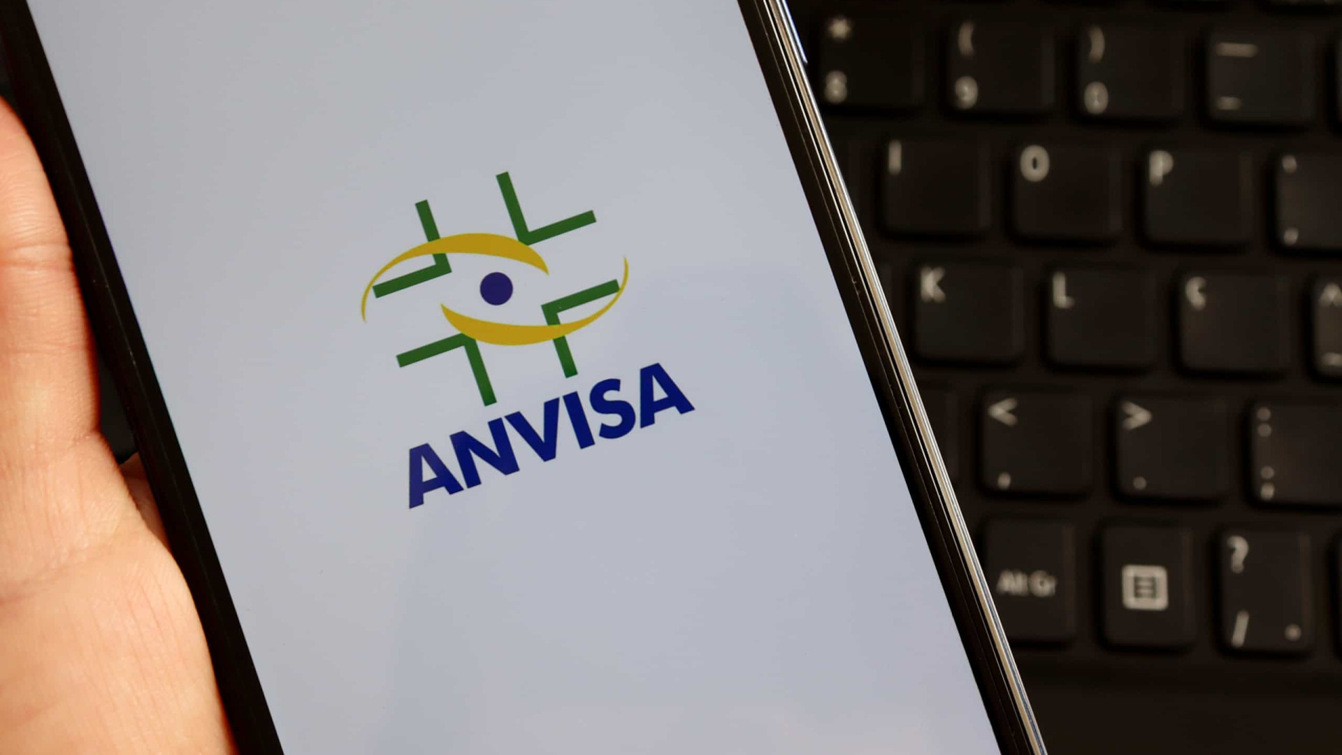 Anvisa renova autorização de vacinas e medicamentos de uso emergencial
